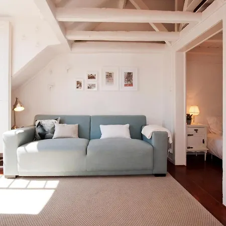 The Downtown Terrace - Fabulous Views, Sun Deck, Penthouse, 5th-floor No Lift * 리스본