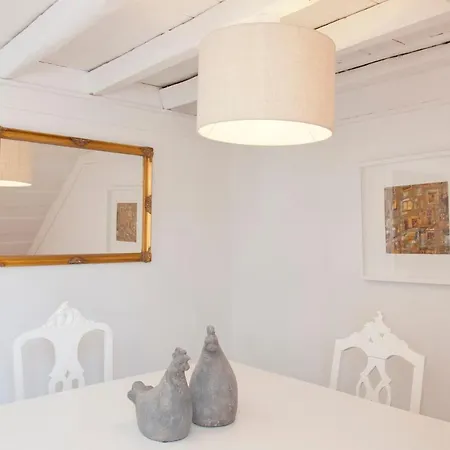 The Downtown Terrace - Fabulous Views, Sun Deck, Penthouse, 5th-floor No Lift Appartement *