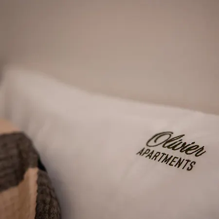 아파트 The Downtown Terrace - Fabulous Views, Sun Deck, Penthouse, 5th-floor No Lift 리스본