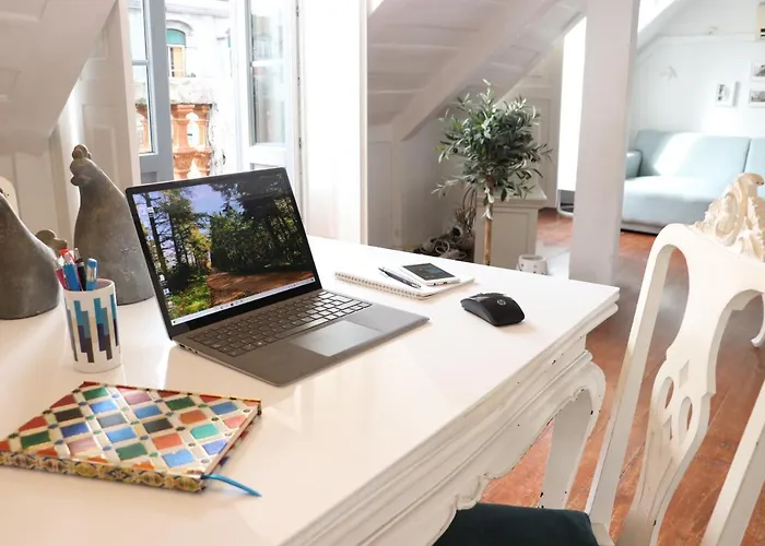 The Downtown Terrace - Fabulous Views, Sun Deck, Penthouse, 5th-floor No Lift Lisboa