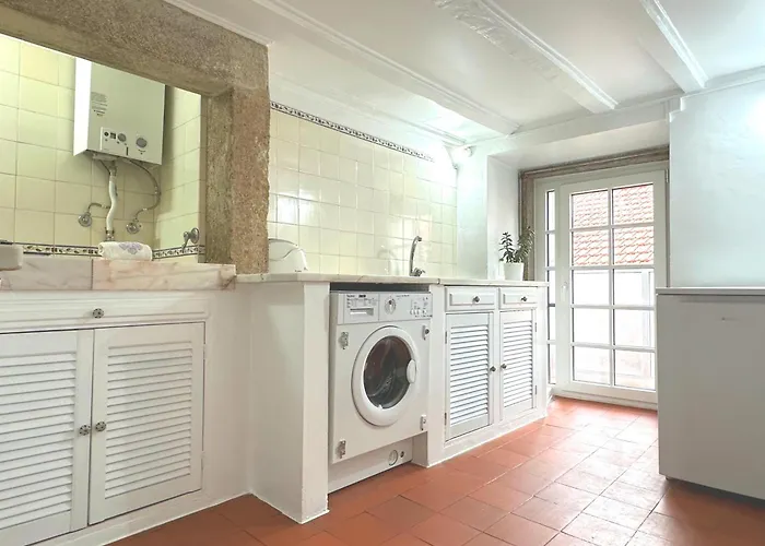 The Downtown Terrace - Fabulous Views, Sun Deck, Penthouse, 5th-floor No Lift شقة *