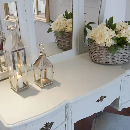 Апартаменти The Downtown Terrace - Fabulous Views, Sun Deck, Penthouse, 5th-floor No Lift