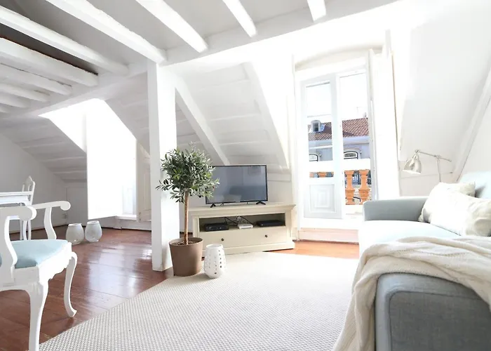 The Downtown Terrace - Fabulous Views, Sun Deck, Penthouse, 5th-floor No Lift Lisboa